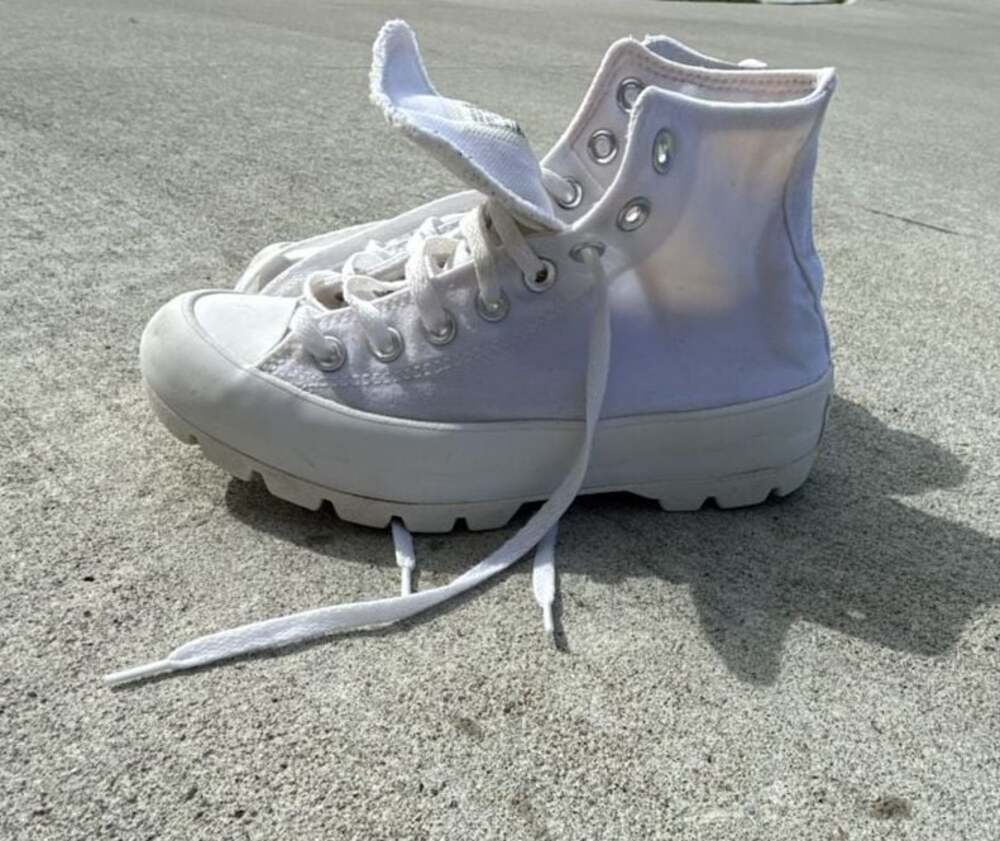 Converse Chuck Taylor All Star Lugged High Top White Sneakers Women's Size 8.5 - Picture 3 of 5